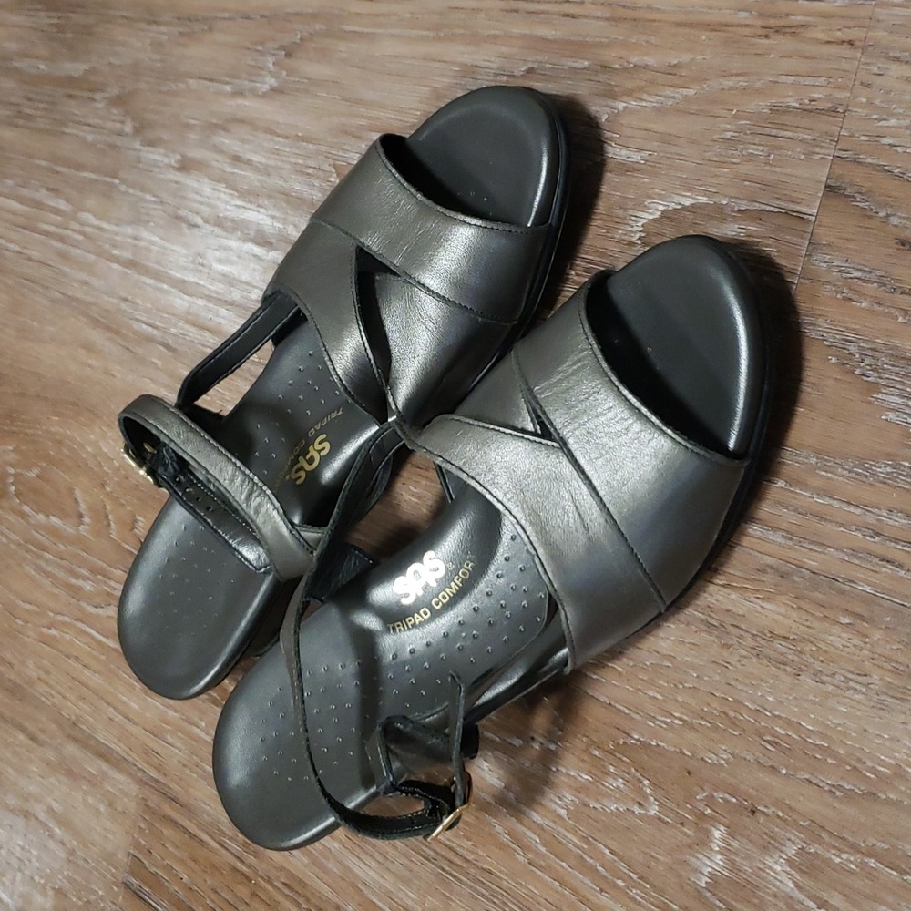 (8) SAS TriPad Comfort Metallic Low Heel Sandals Walking Vacation Travel Coastal